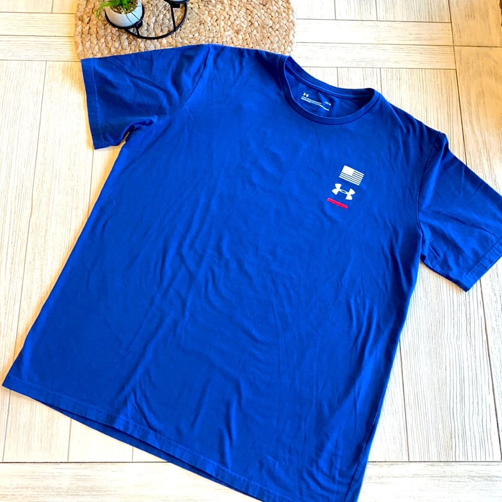 Under Armour red, white and blue t-shirt Large EUC